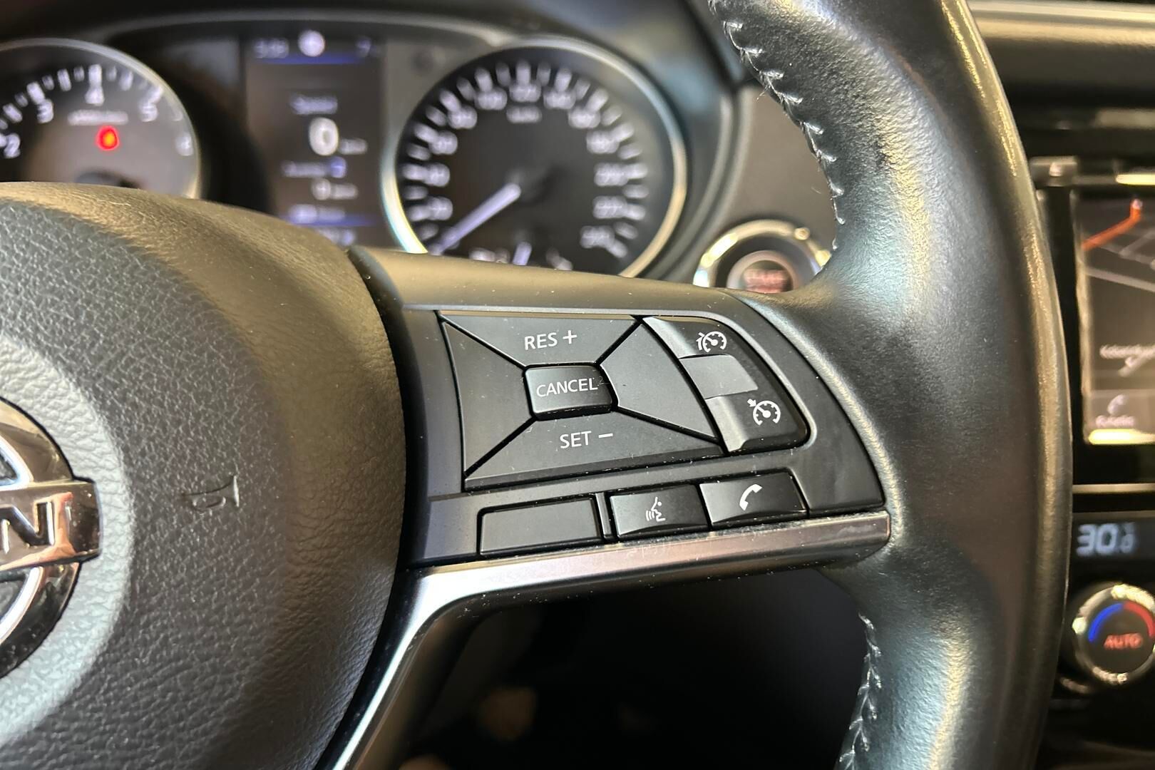 Nissan Qashqai iso kuva 16