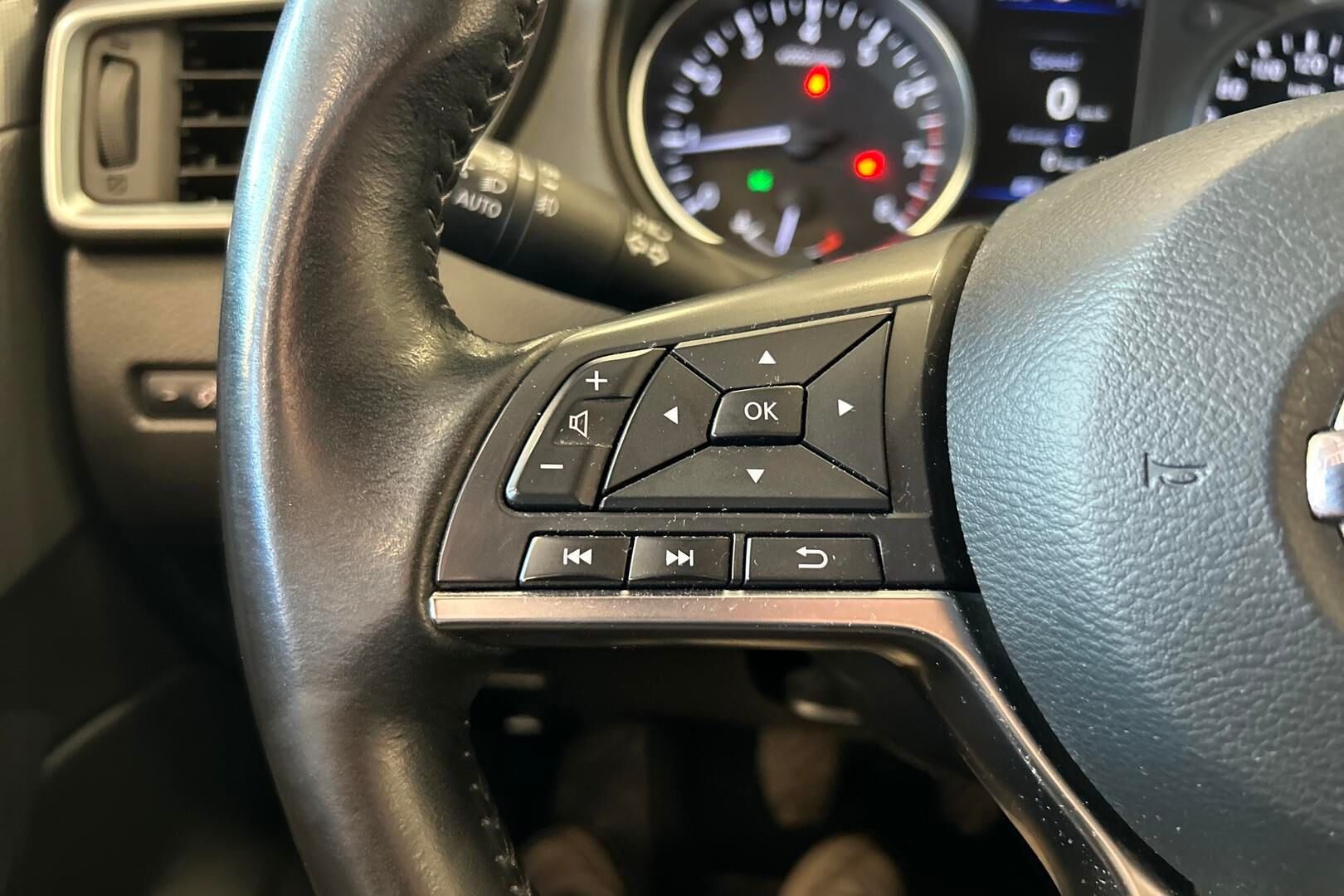 Nissan Qashqai iso kuva 17