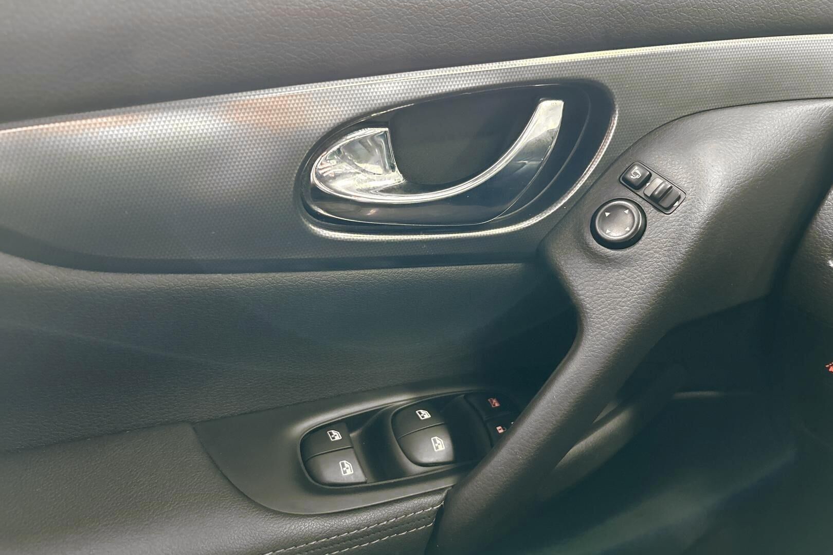 Nissan Qashqai iso kuva 21