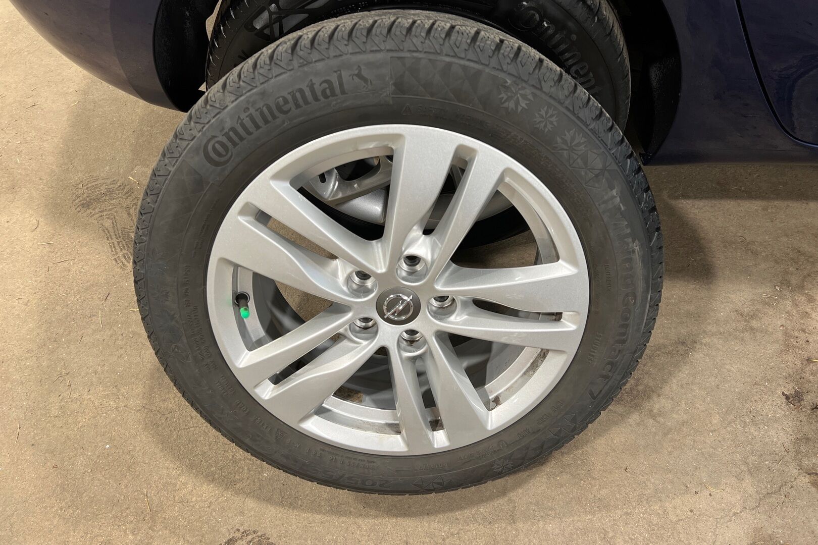 Opel Astra iso kuva 9