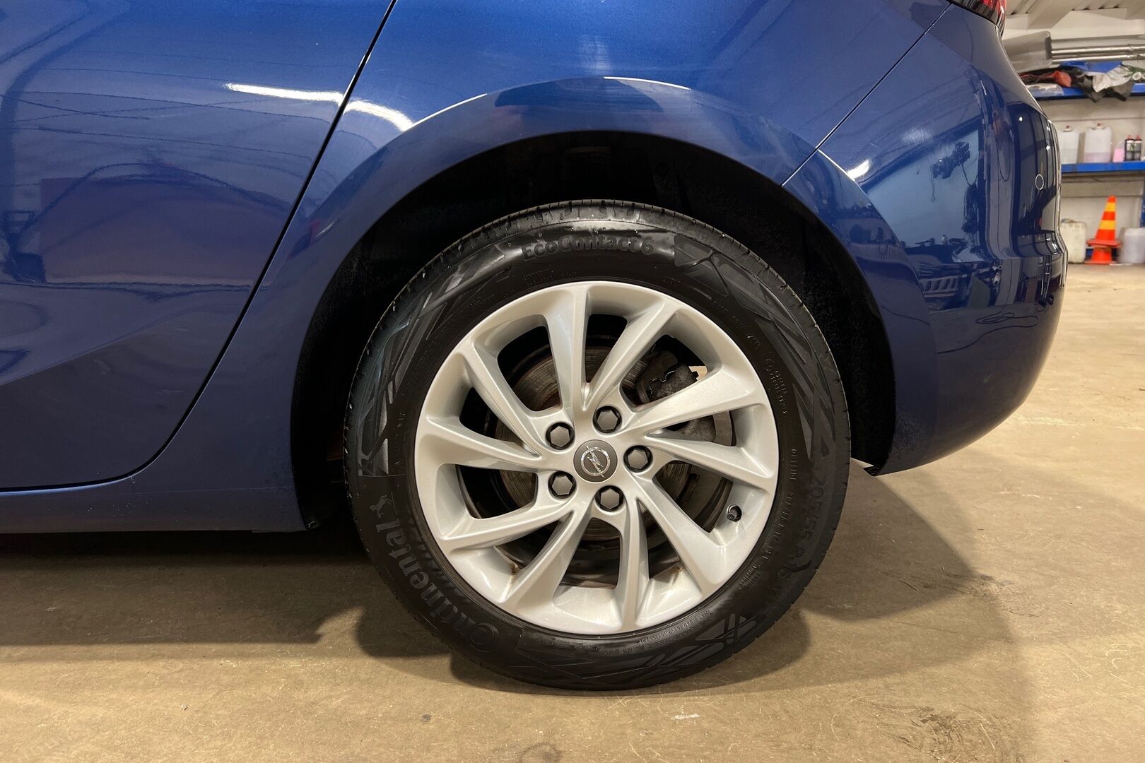 Opel Astra iso kuva 15