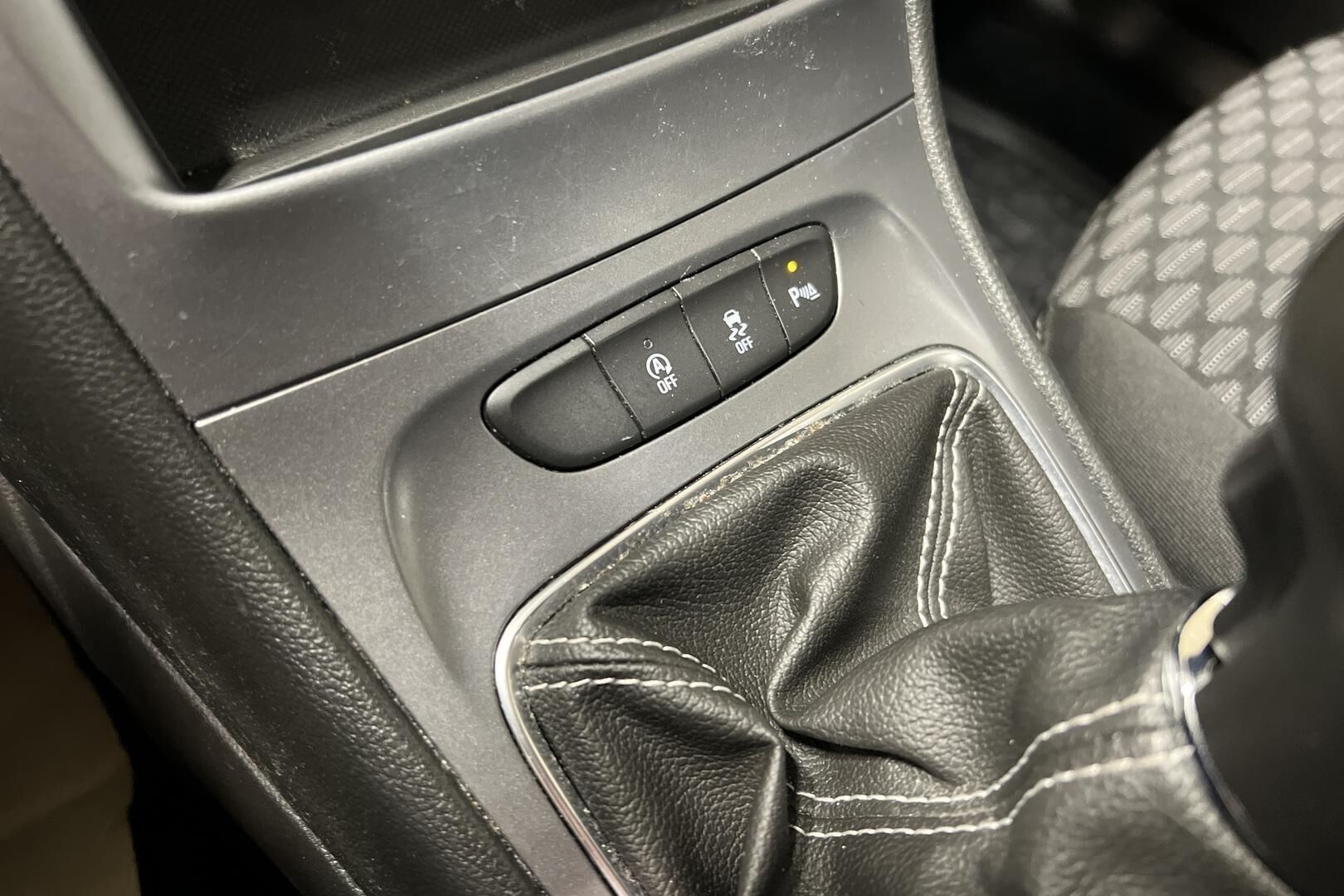 Opel Astra iso kuva 16