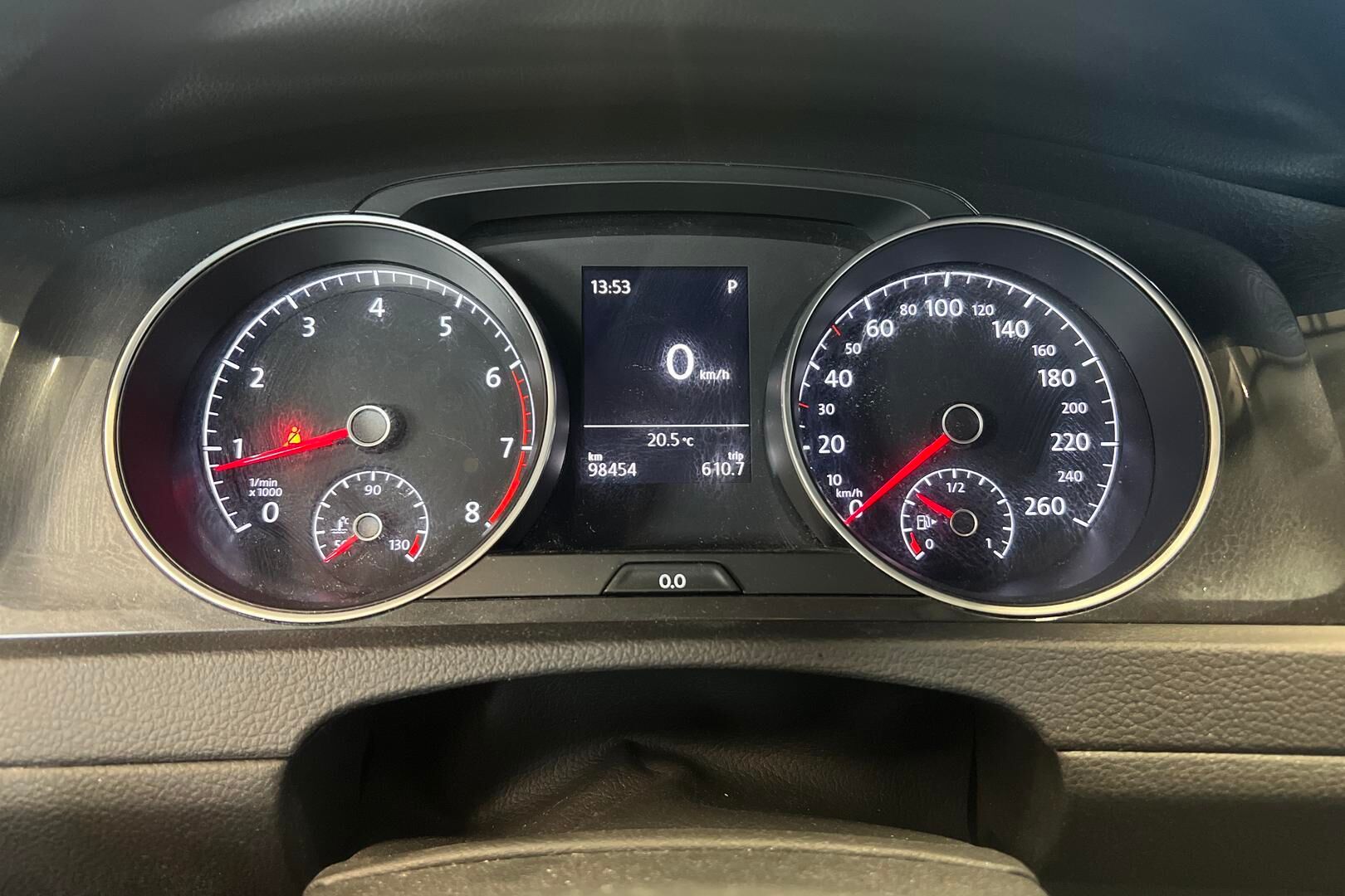 Volkswagen Golf iso kuva 17
