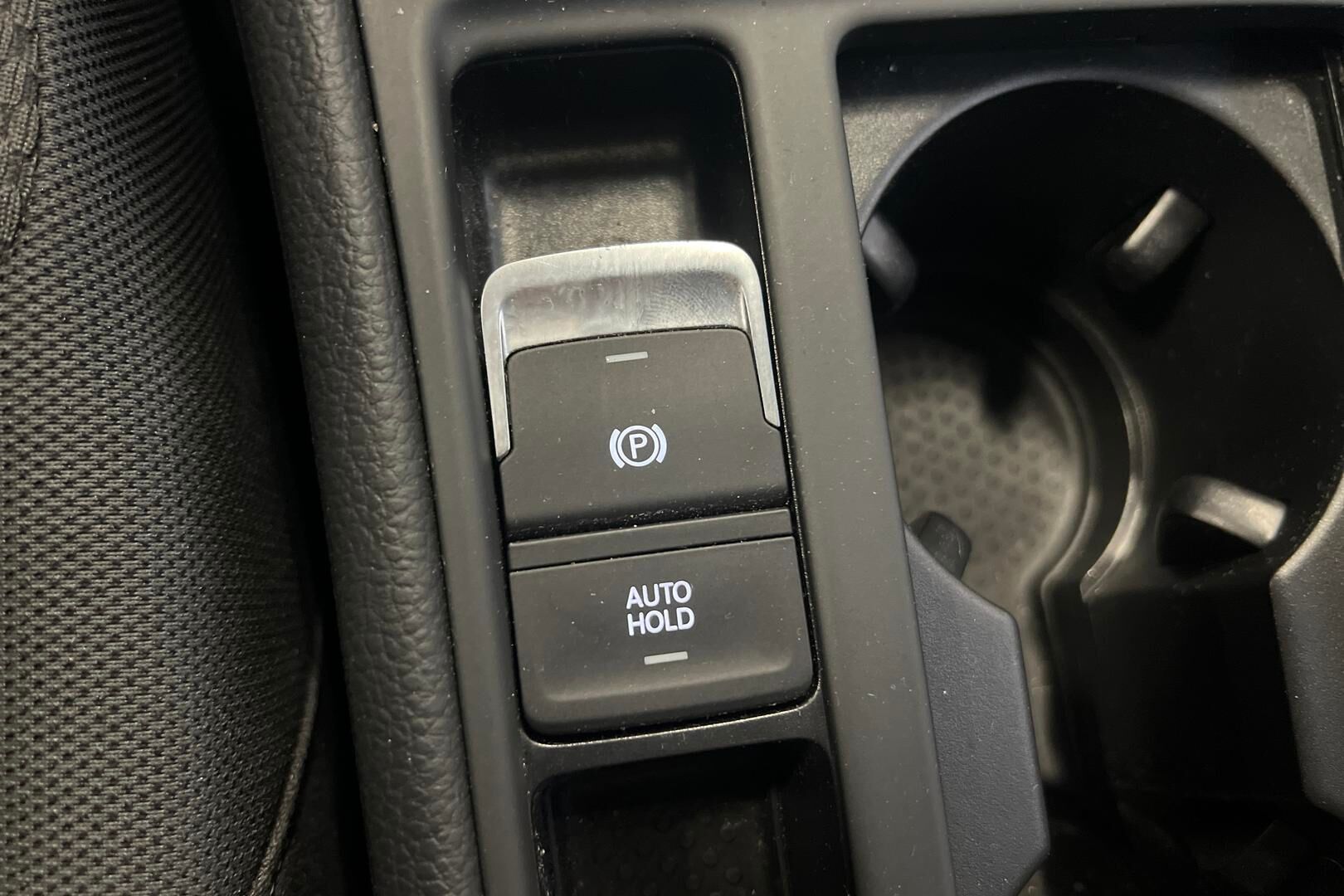 Volkswagen Golf iso kuva 19