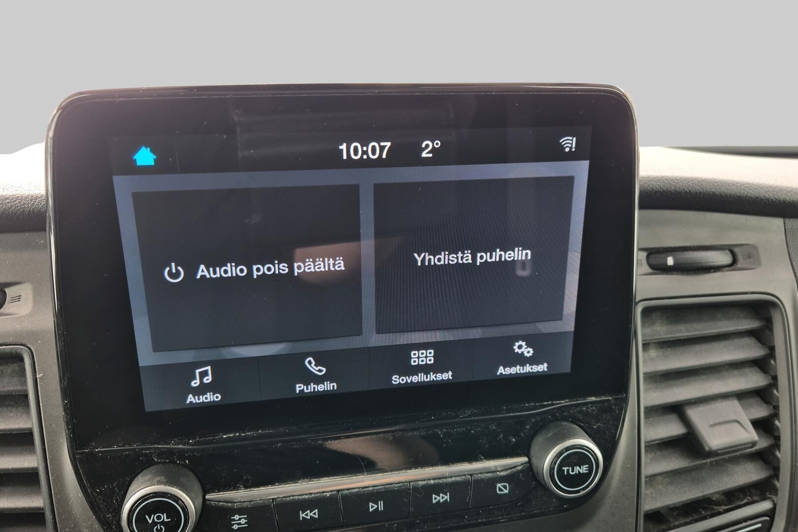 Ford Transit iso kuva 6