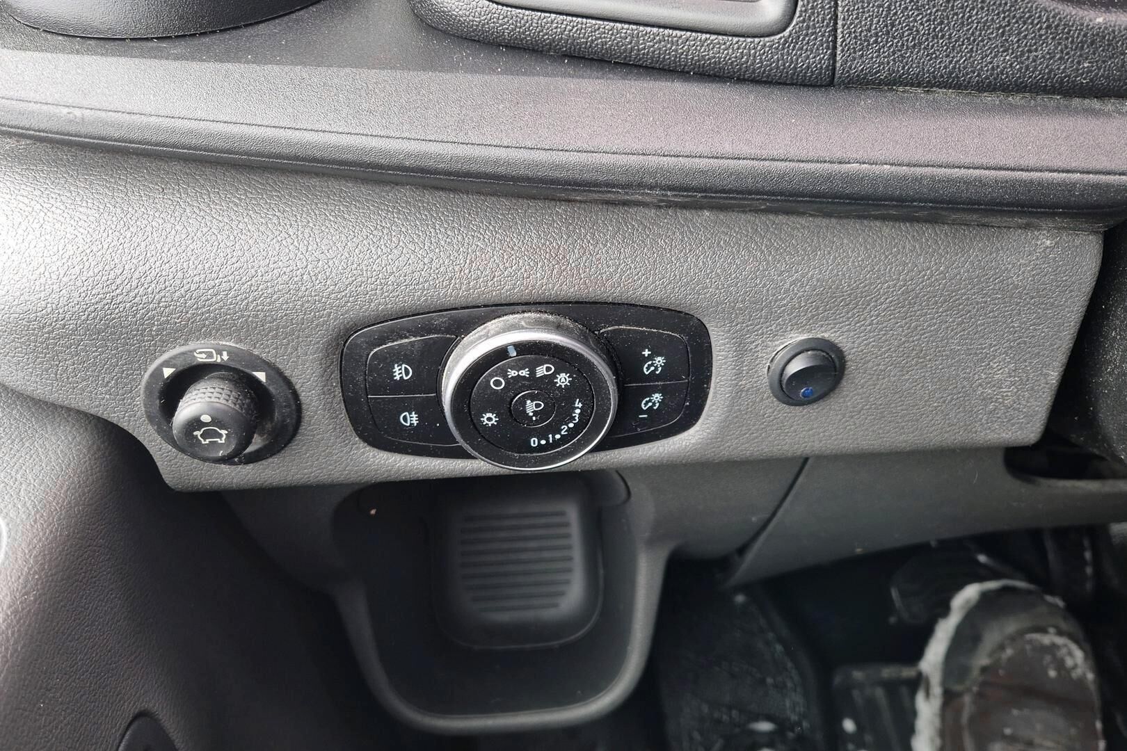 Ford Transit iso kuva 12