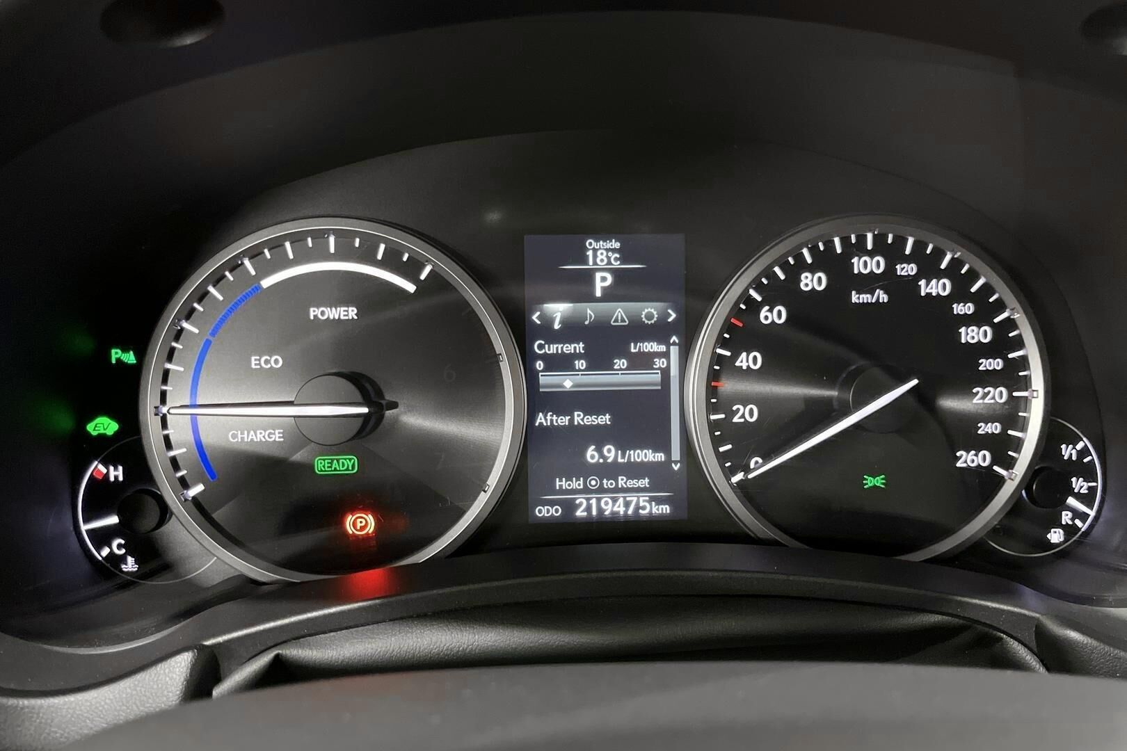 Lexus NX iso kuva 14