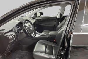 Lexus NX esikatselu 8