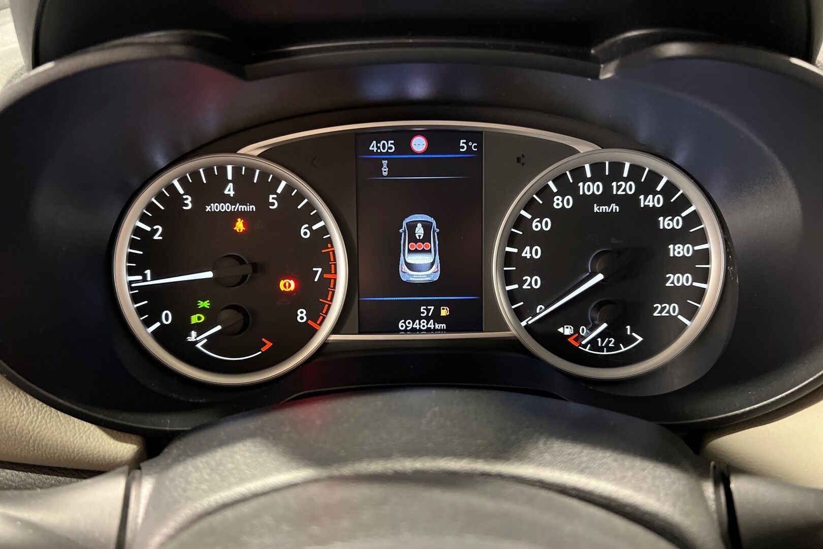 Nissan Micra iso kuva 16