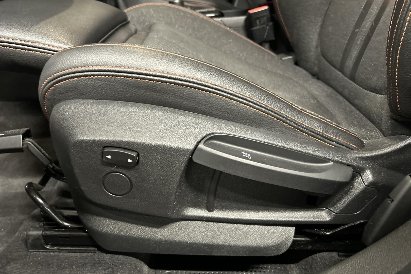 BMW X1 iso kuva 10