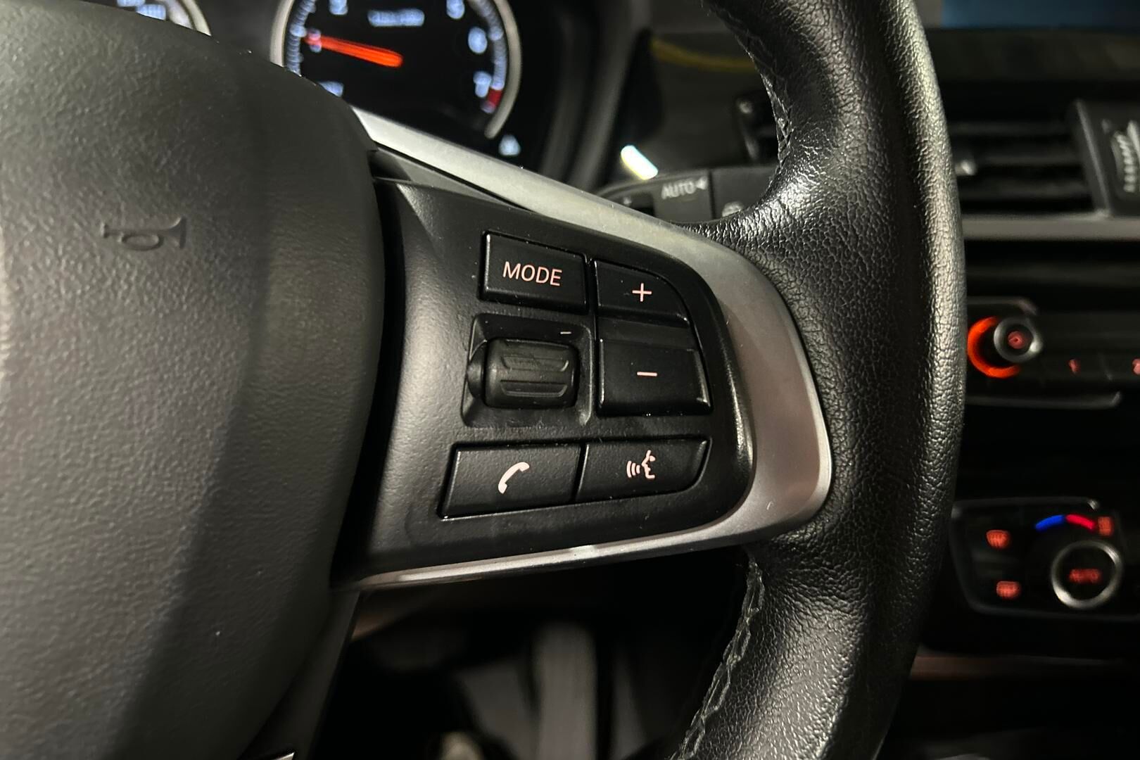 BMW X1 iso kuva 11
