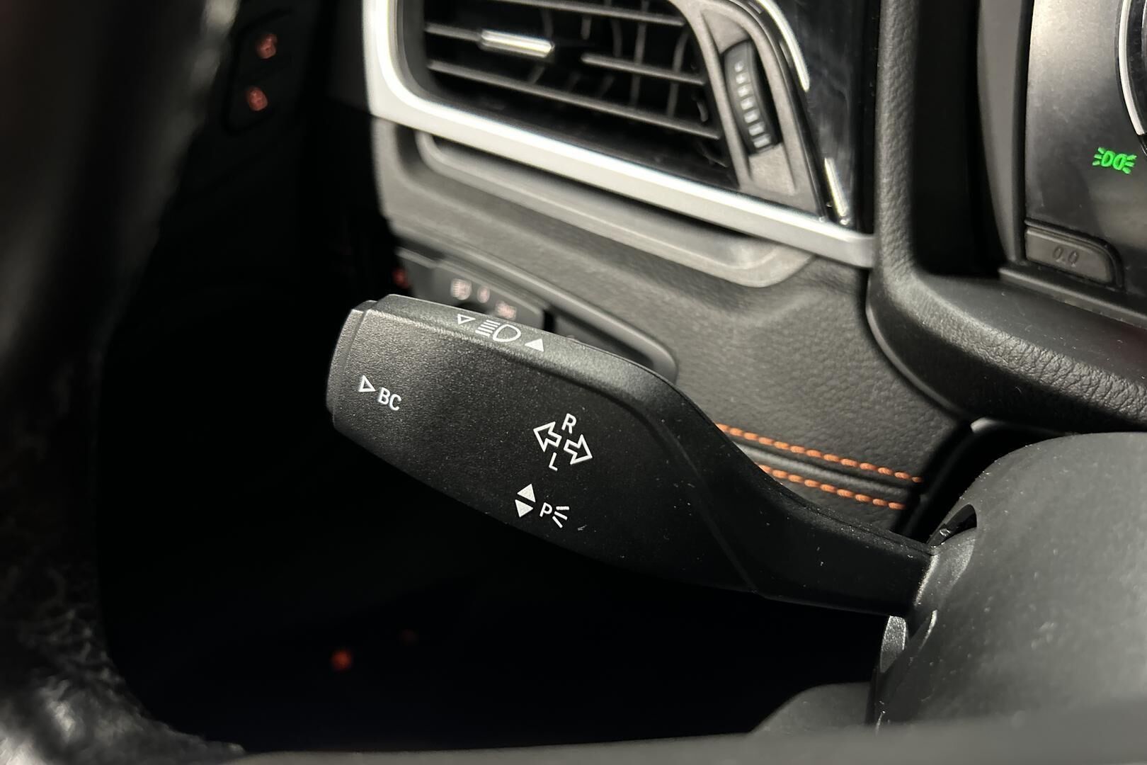 BMW X1 iso kuva 14