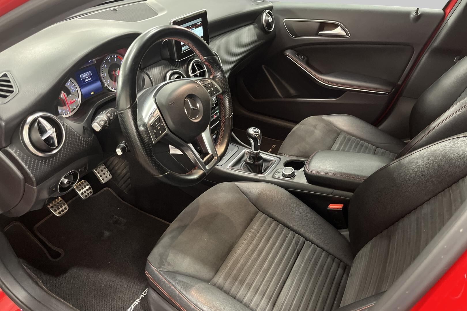 Mercedes-Benz A iso kuva 9