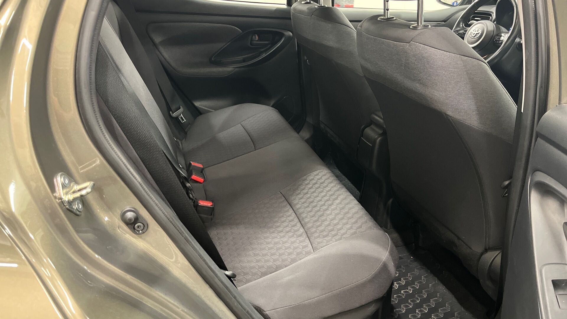 Toyota Yaris iso kuva 15