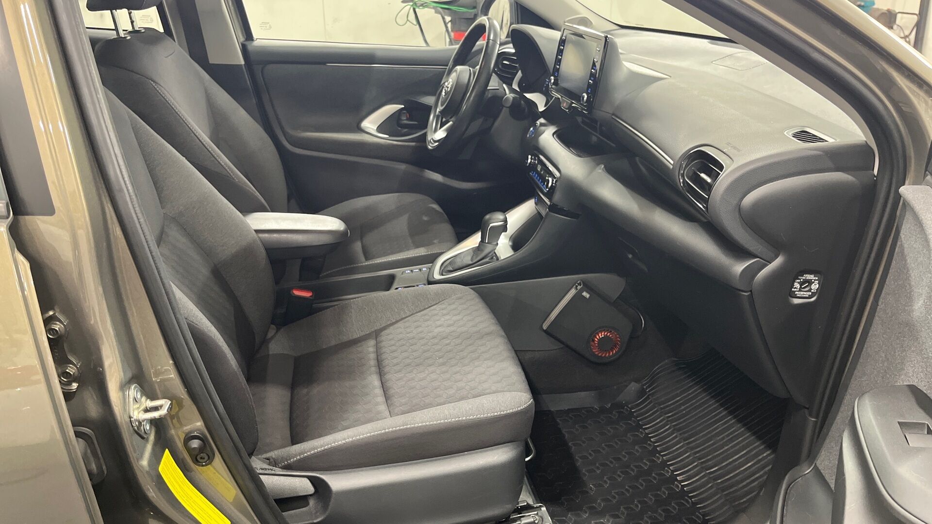 Toyota Yaris iso kuva 16