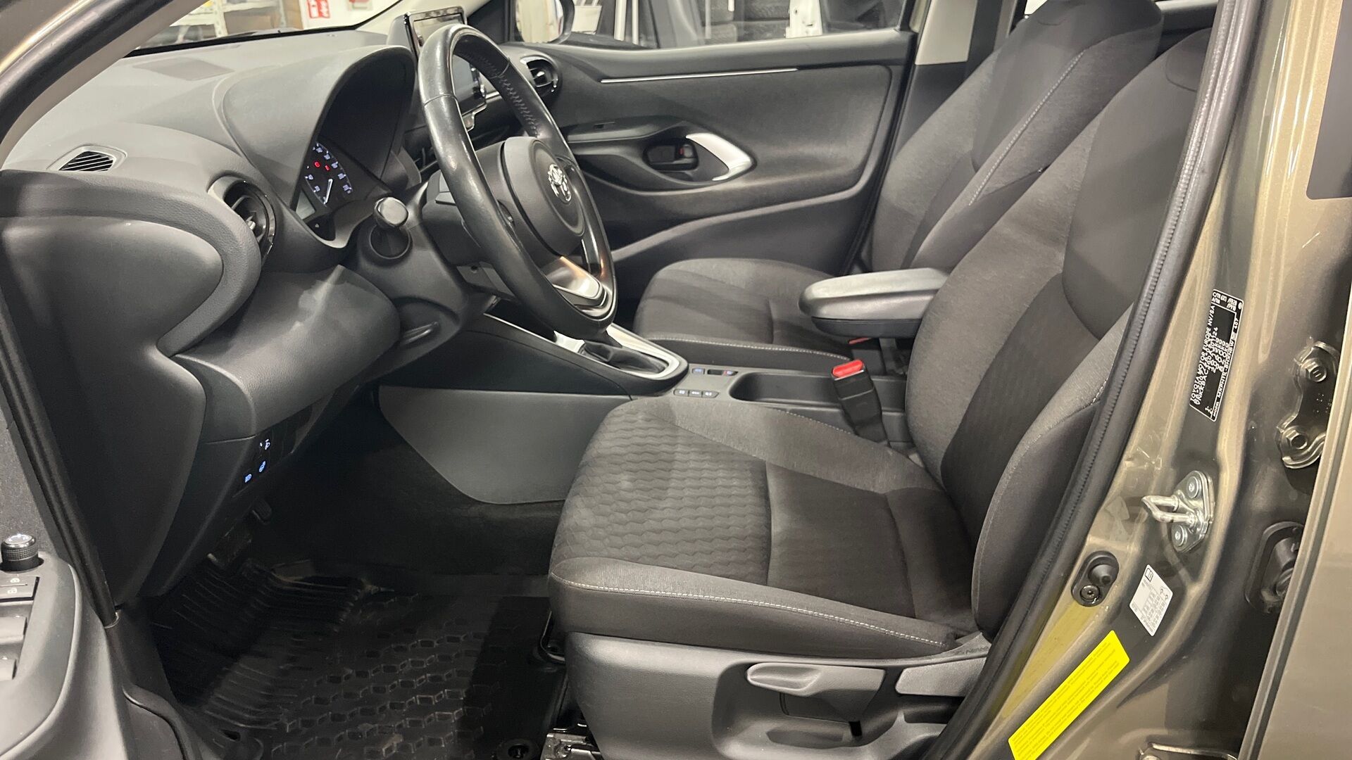 Toyota Yaris iso kuva 7