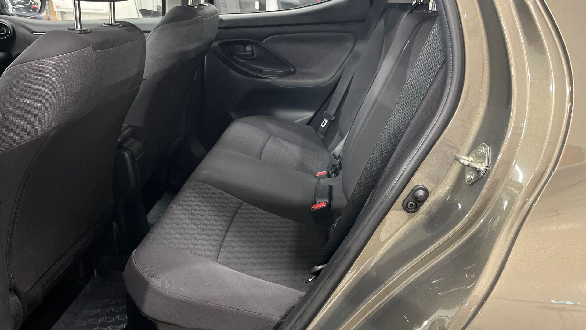 Toyota Yaris iso kuva 8