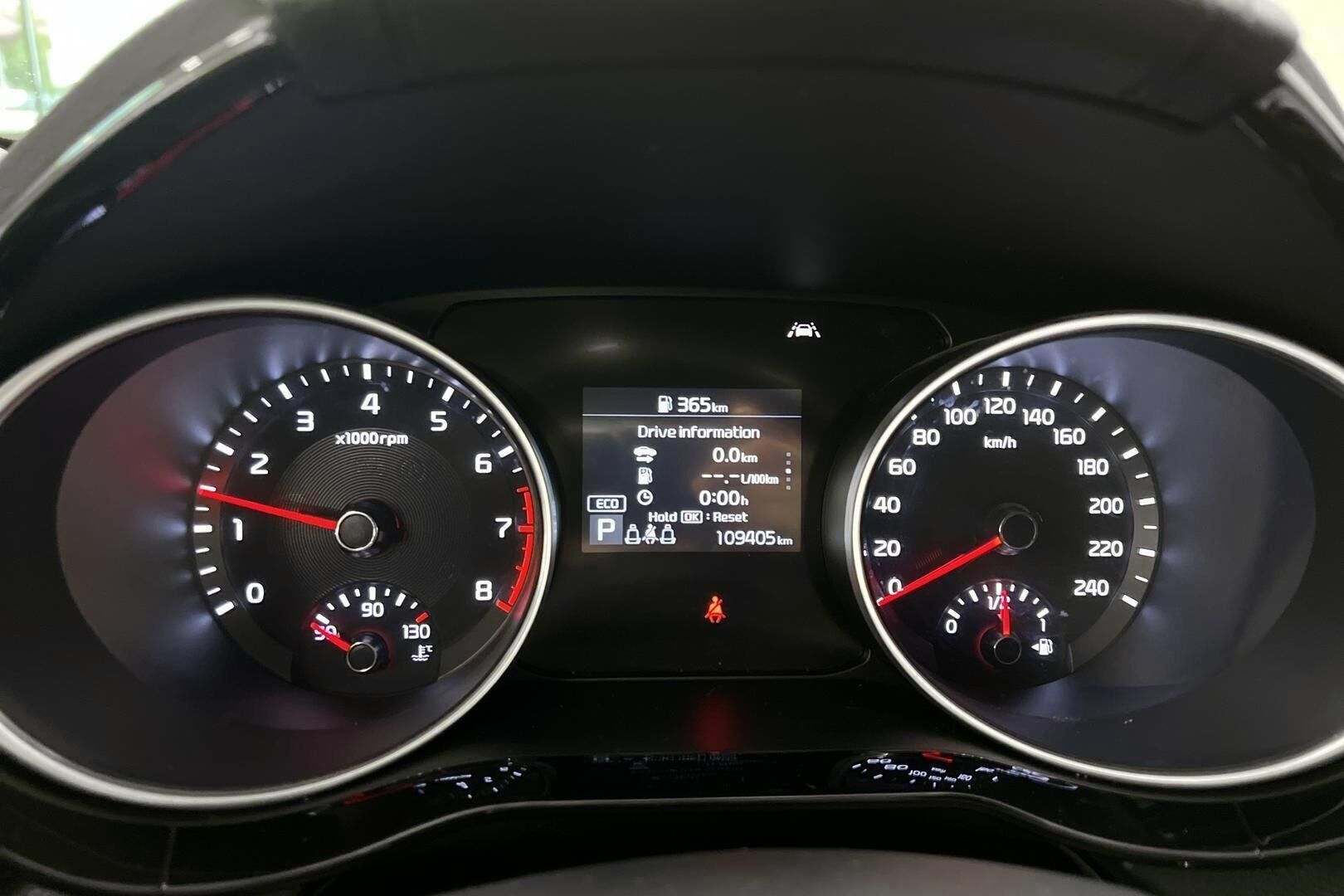 Kia Ceed iso kuva 19