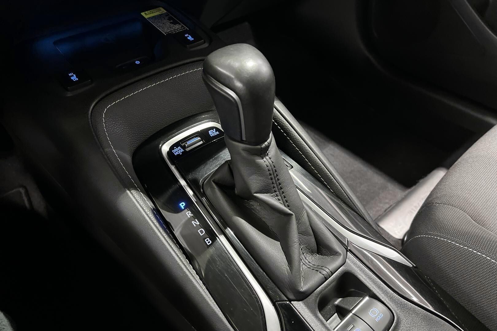 Suzuki Swace iso kuva 19