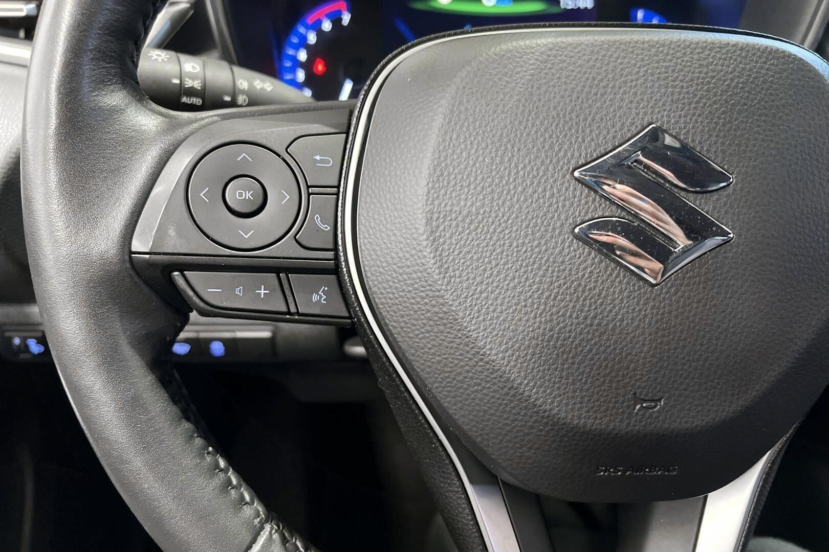 Suzuki Swace iso kuva 22