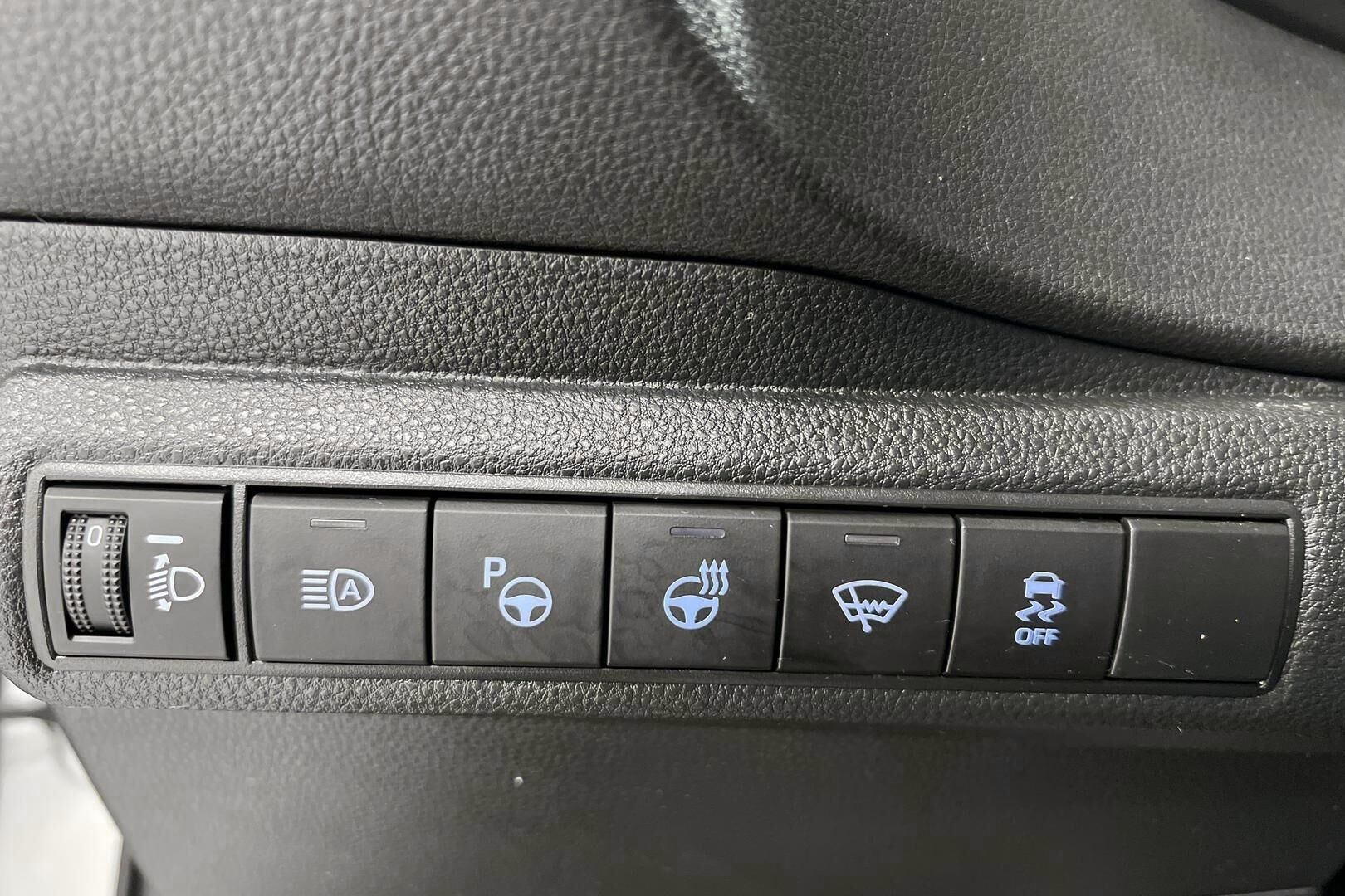 Suzuki Swace iso kuva 23