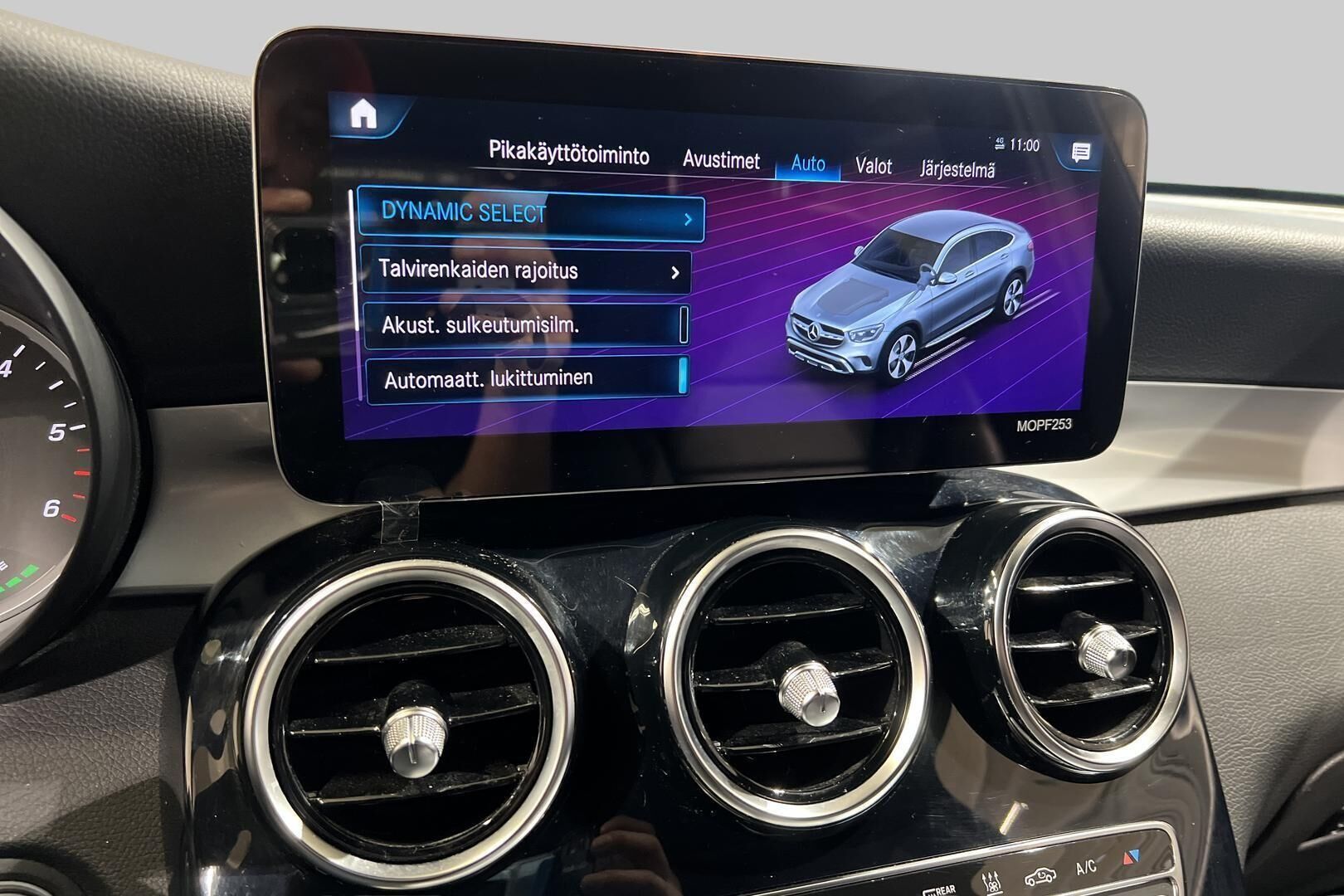 Mercedes-Benz GLC iso kuva 19