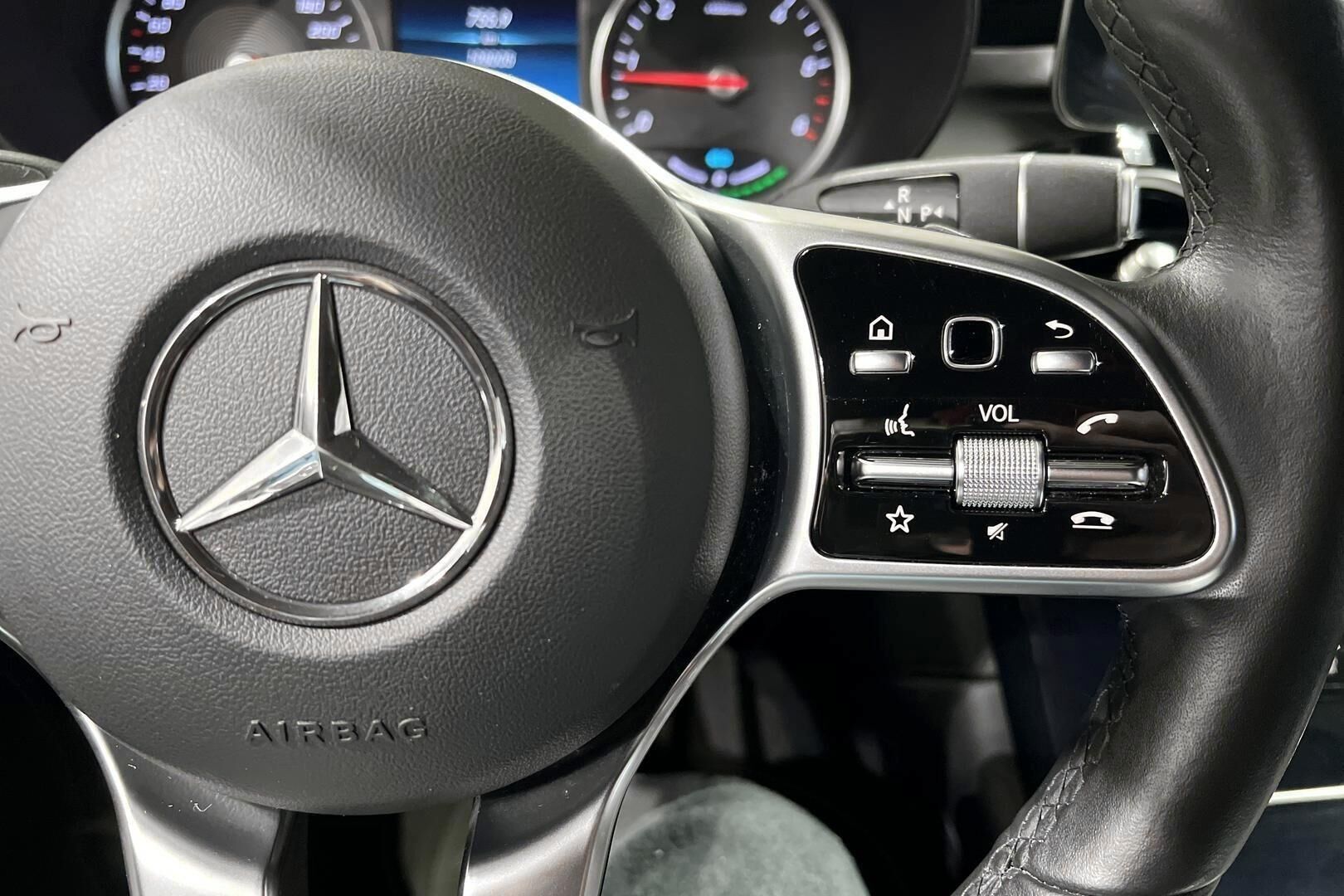 Mercedes-Benz GLC iso kuva 25