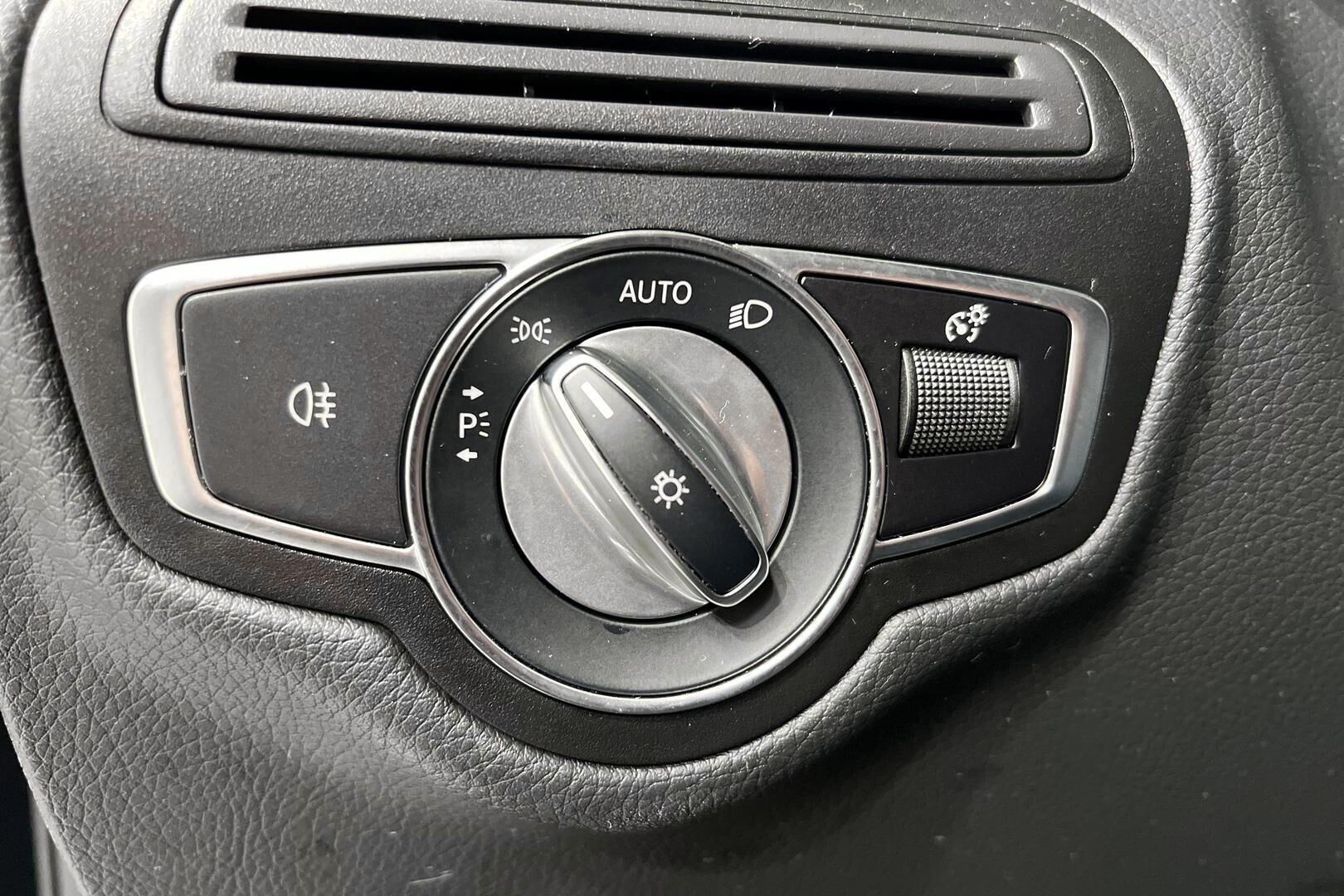 Mercedes-Benz GLC iso kuva 27