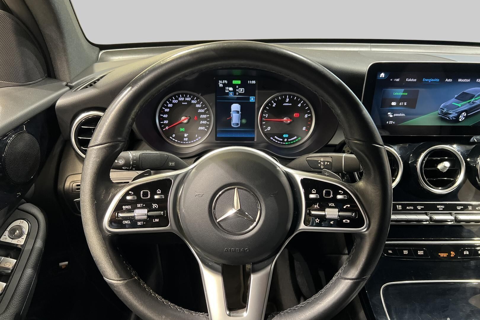 Mercedes-Benz GLC iso kuva 31