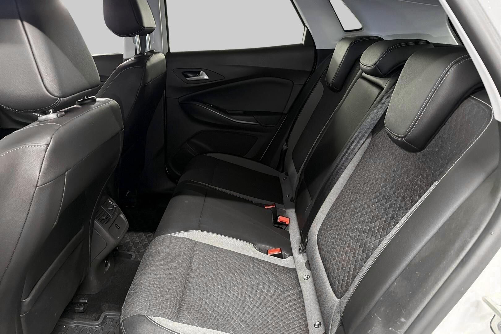 Opel Grandland X iso kuva 9