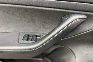 Tesla Model 3 esikatselu 19