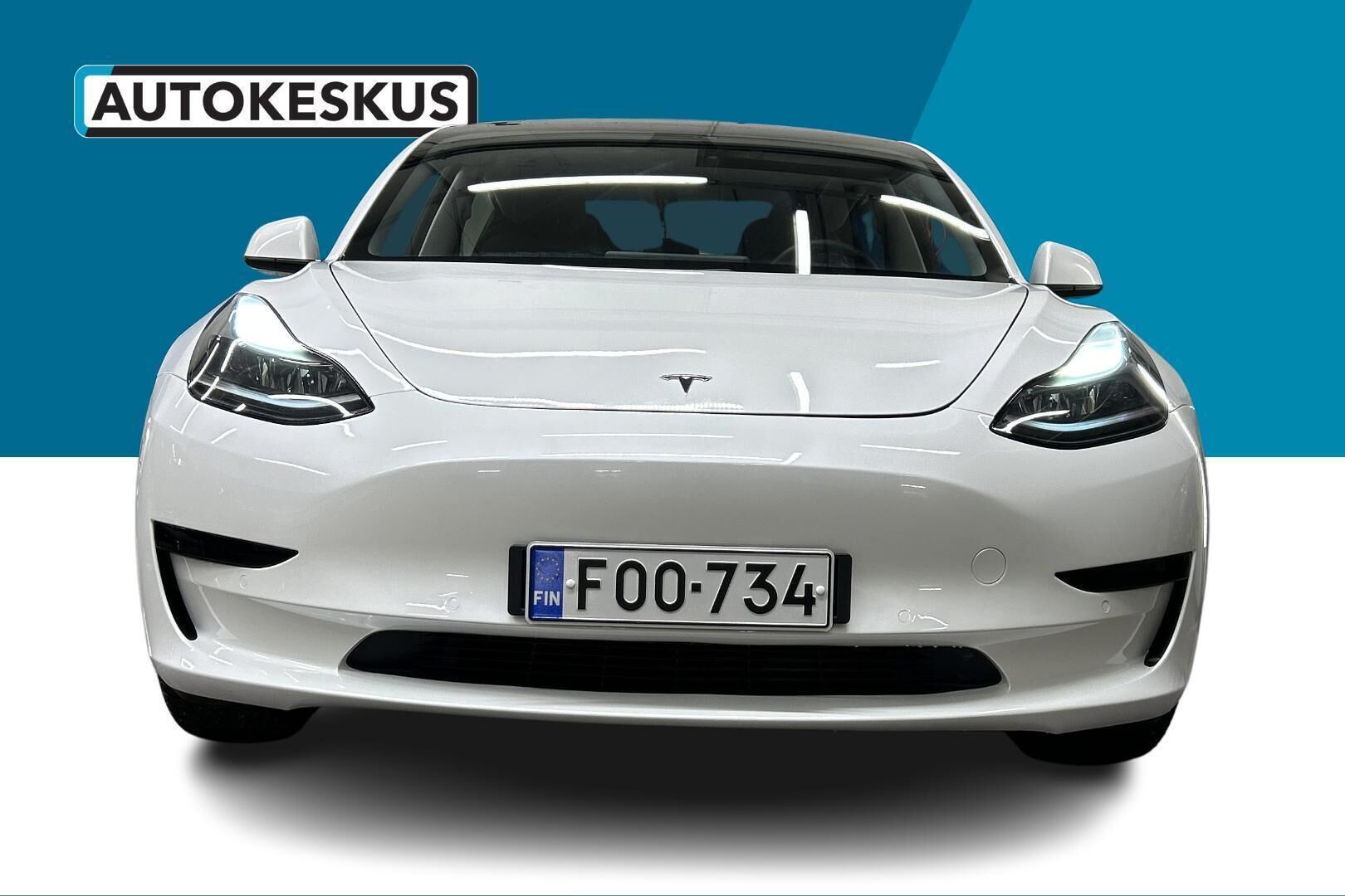 Tesla Model 3 iso kuva 2