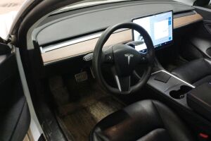 Tesla Model 3 esikatselu 2
