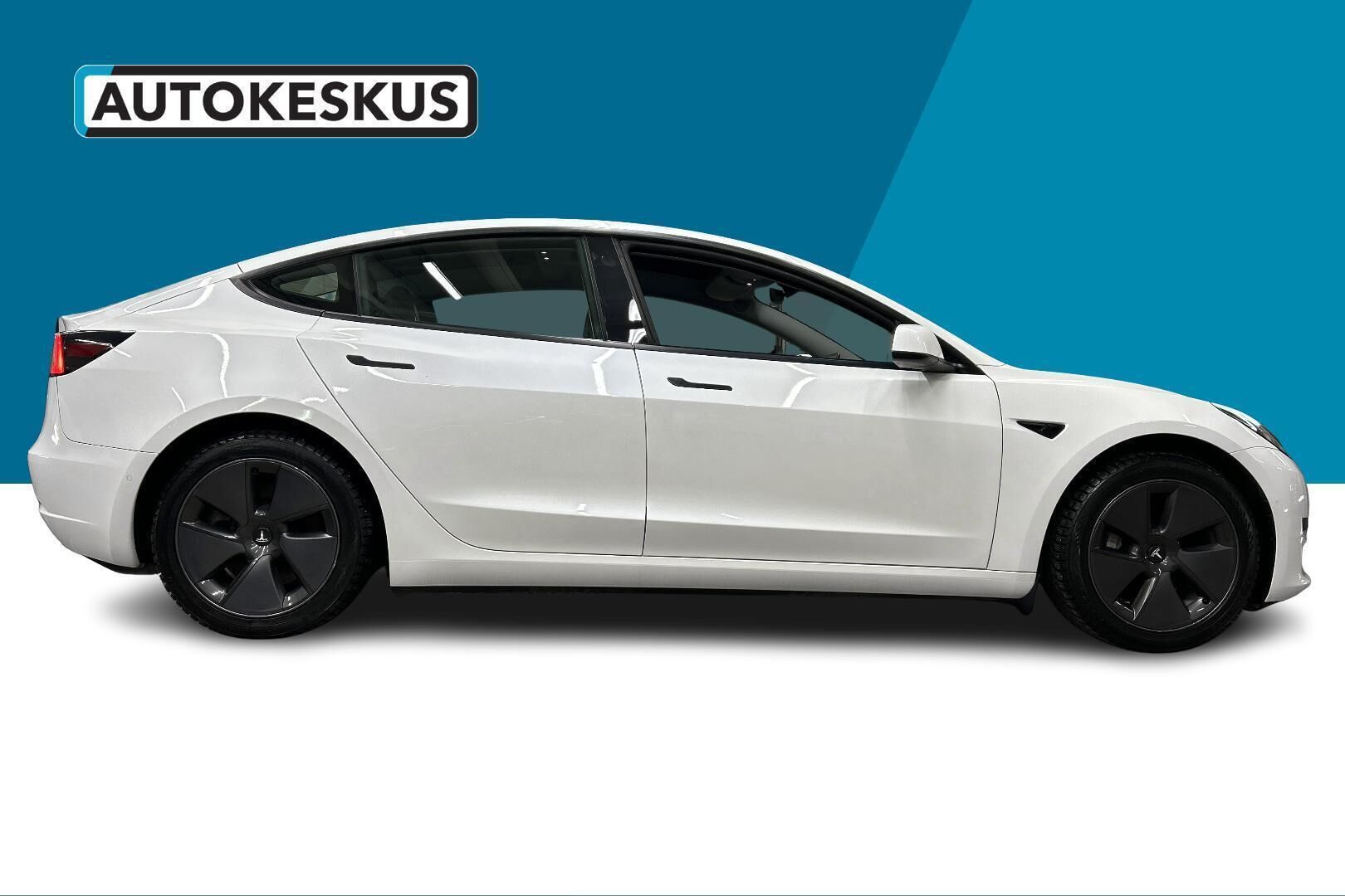 Tesla Model 3 iso kuva 4