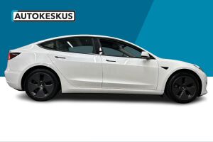 Tesla Model 3 esikatselu 4