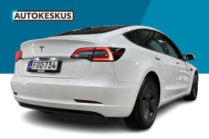 Tesla Model 3 esikatselu 5