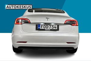 Tesla Model 3 esikatselu 6