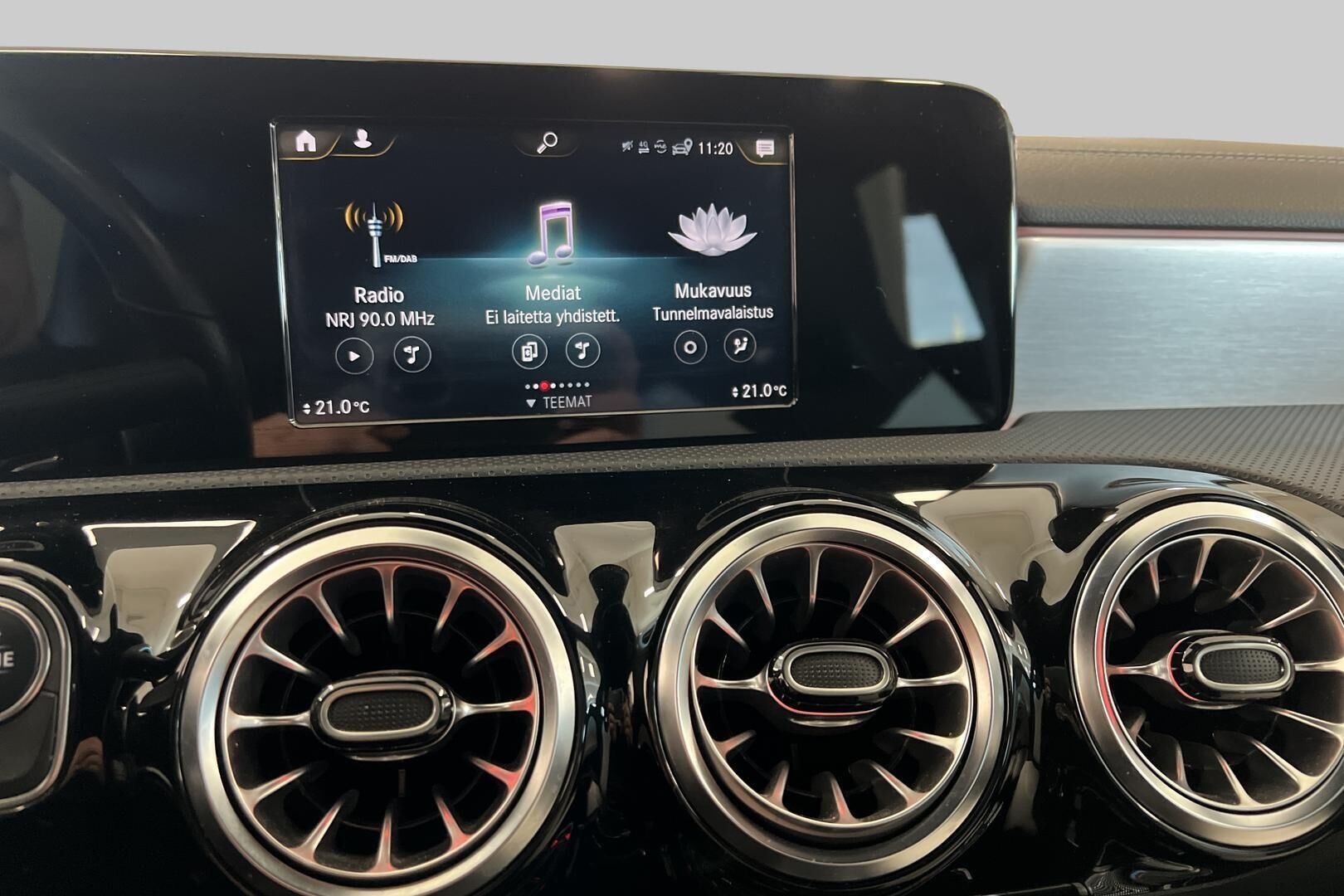 Mercedes-Benz CLA iso kuva 14