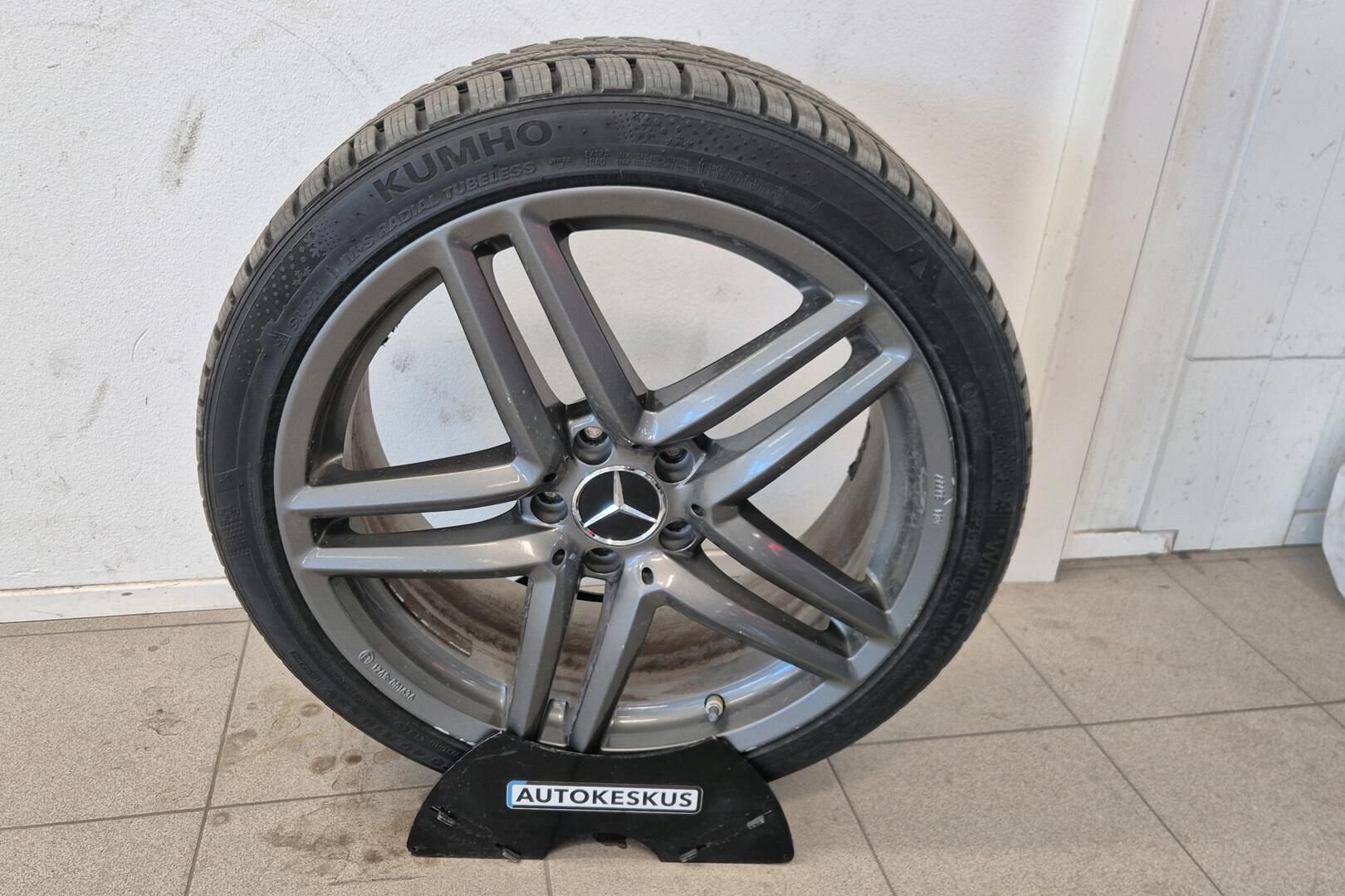 Mercedes-Benz CLA iso kuva 17