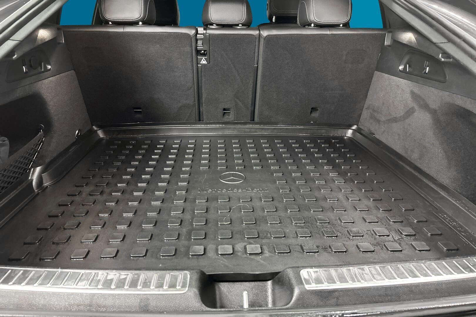 Mercedes-Benz GLC iso kuva 13