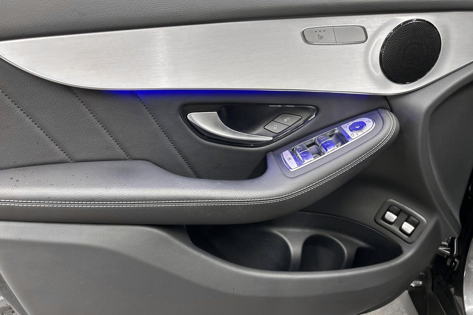 Mercedes-Benz GLC iso kuva 13