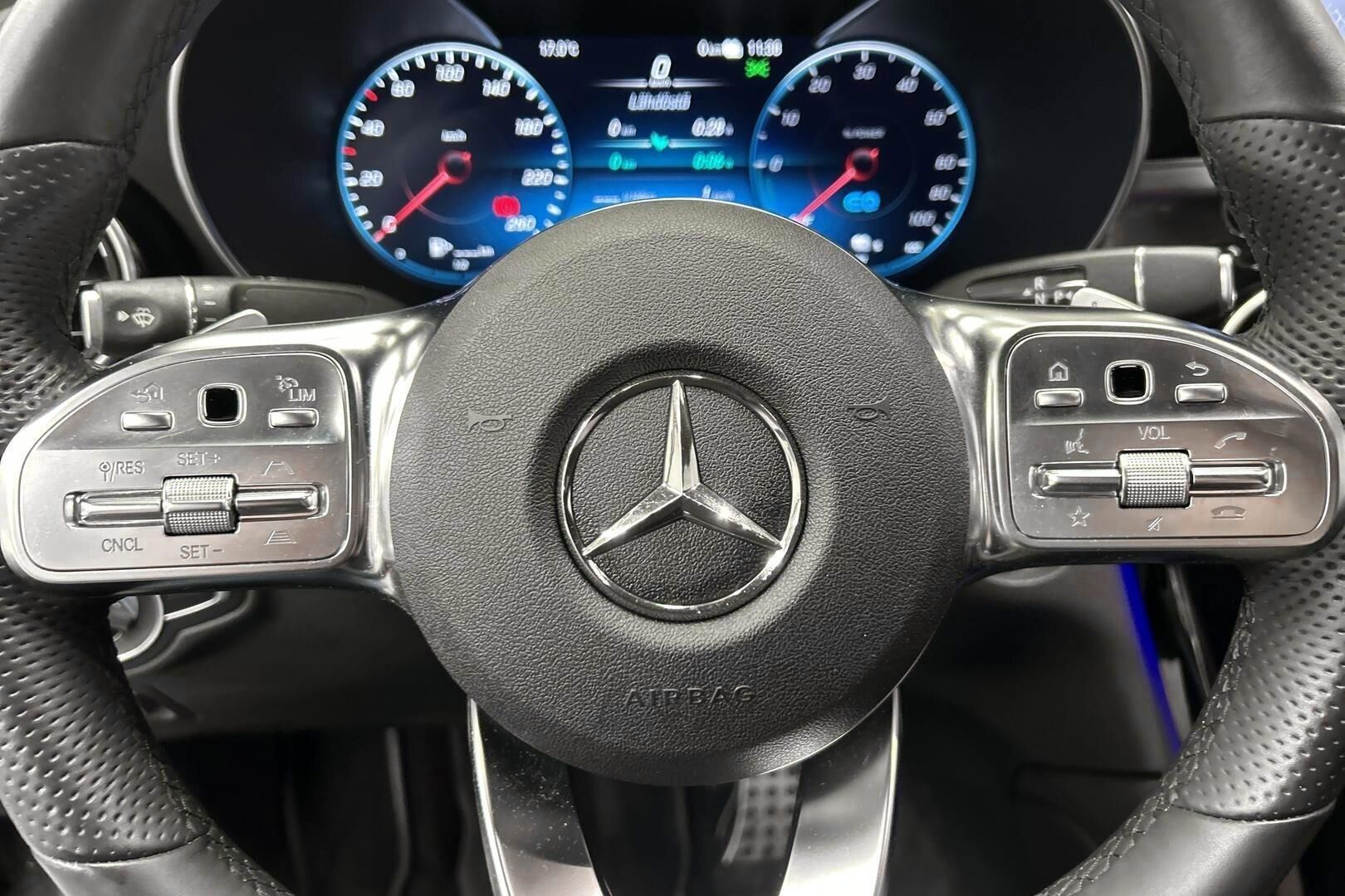 Mercedes-Benz GLC iso kuva 20