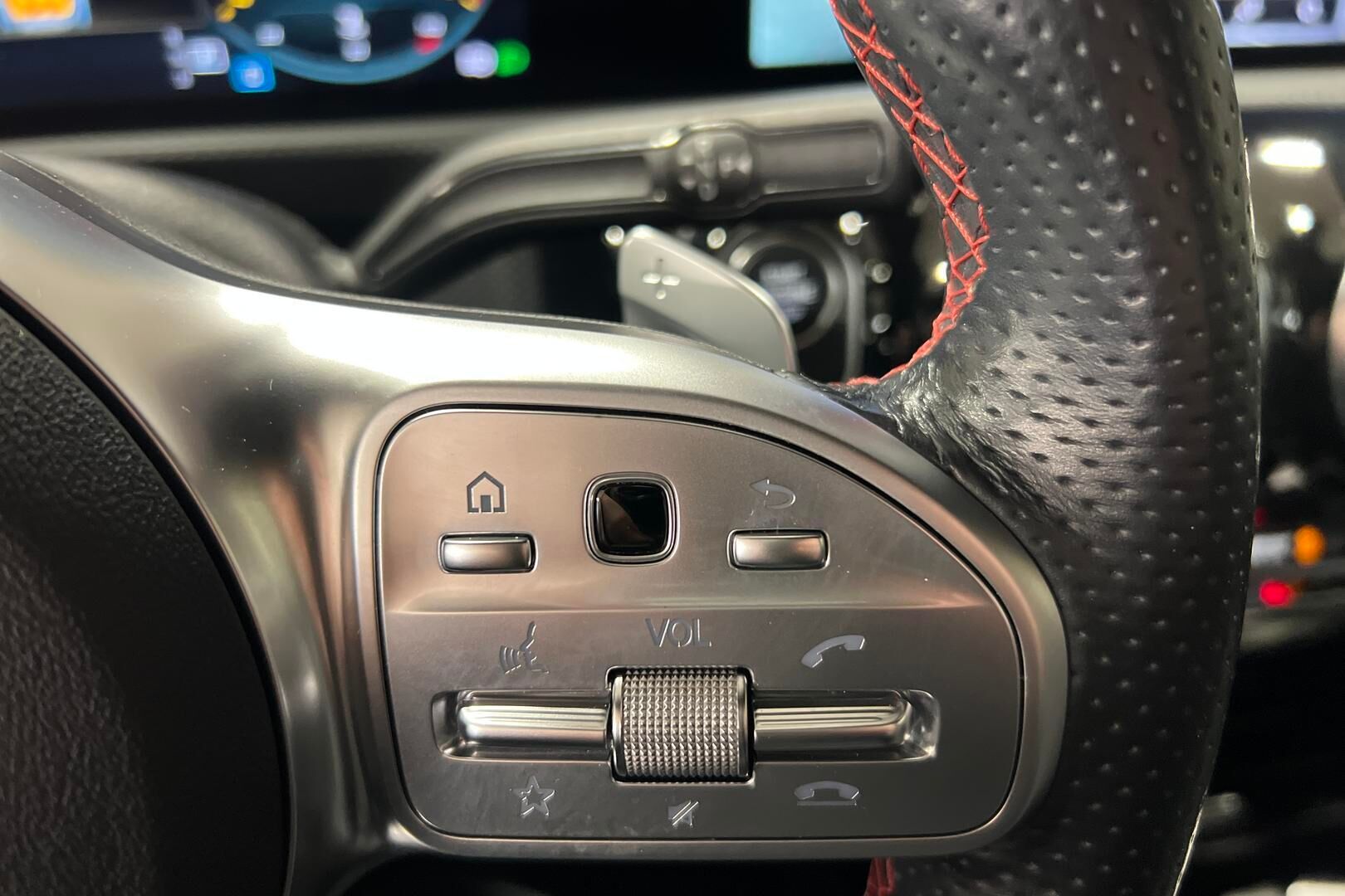 Mercedes-Benz A iso kuva 14