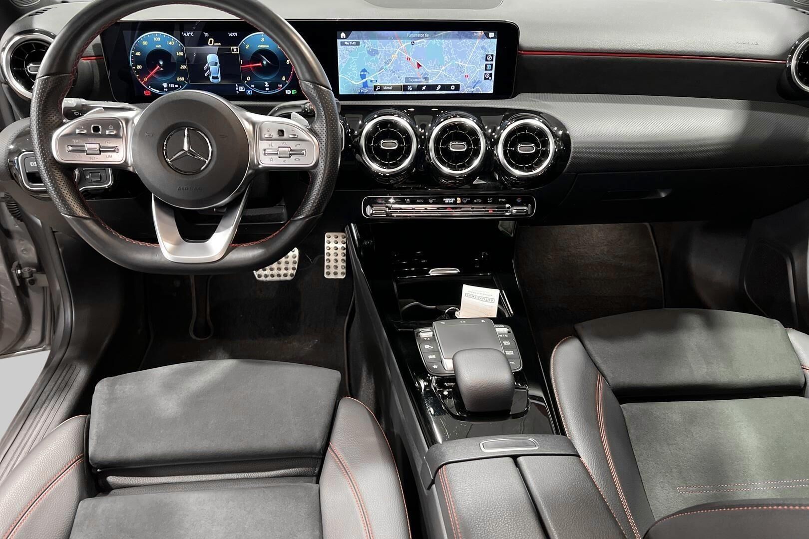 Mercedes-Benz A iso kuva 8