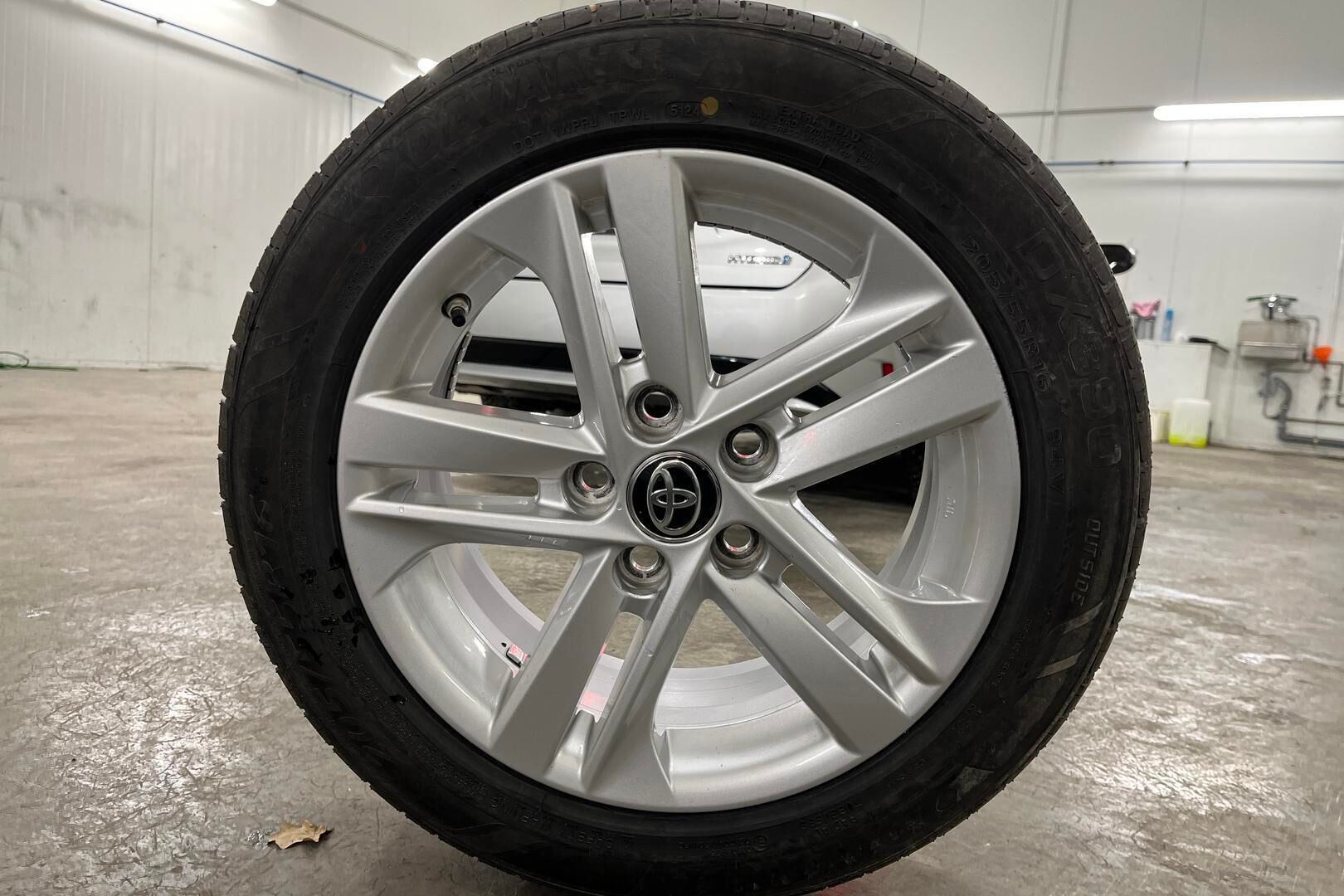 Toyota Corolla iso kuva 13