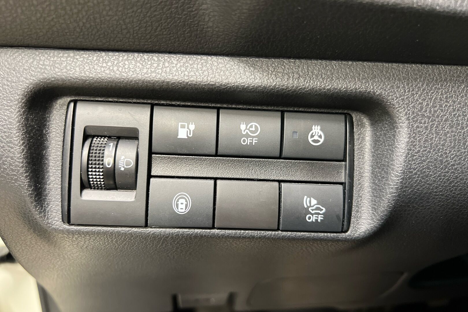 Nissan Leaf iso kuva 16