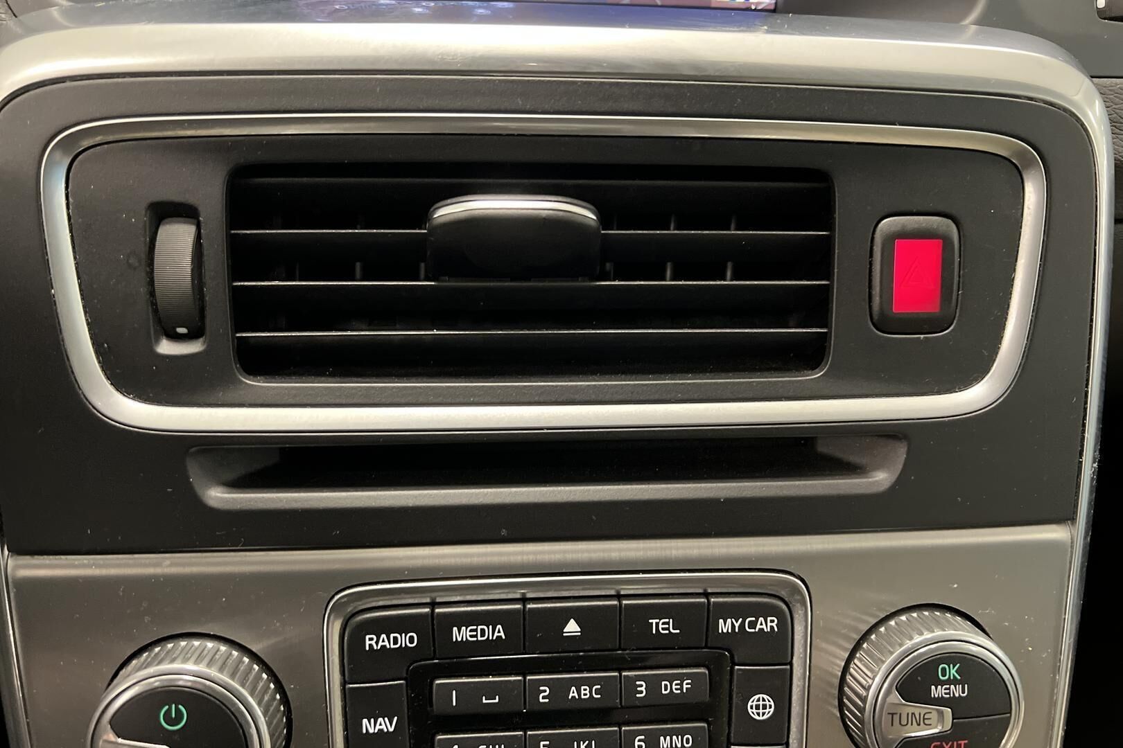 Volvo V60 iso kuva 16