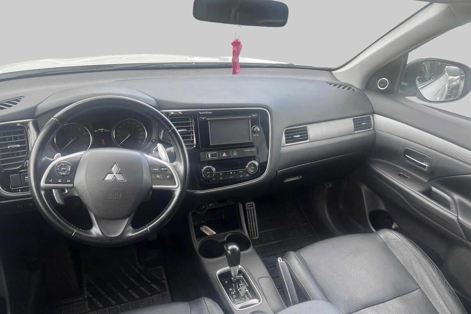 Mitsubishi Outlander iso kuva 2