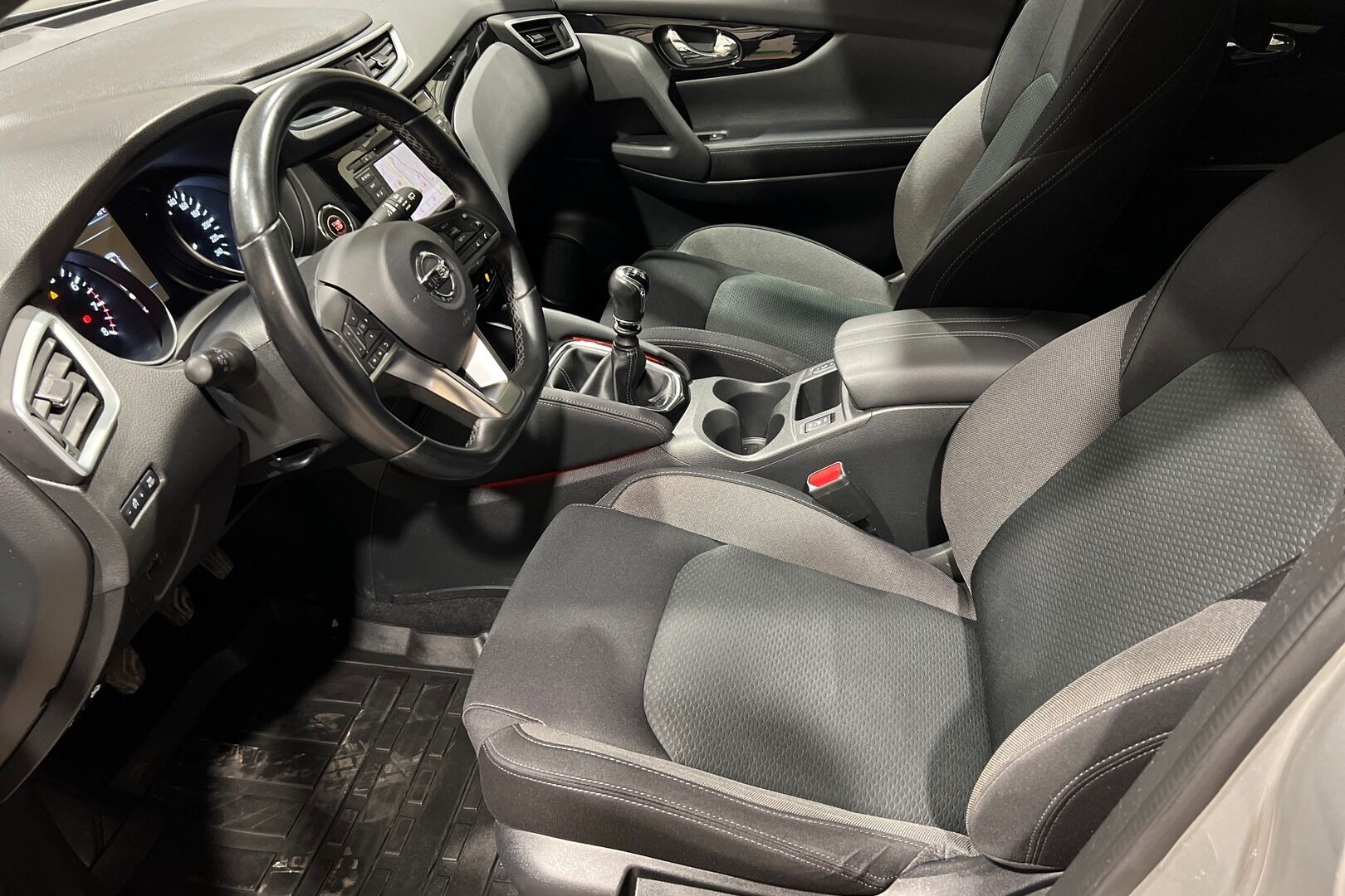 Nissan Qashqai iso kuva 11