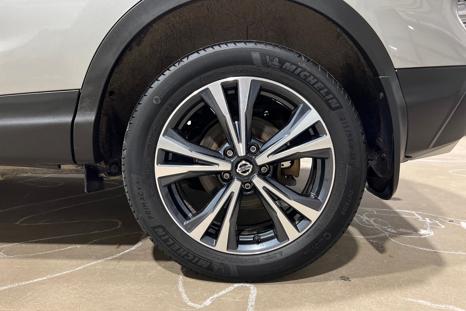 Nissan Qashqai iso kuva 17